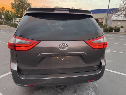 Used 2020 Toyota Sienna LE image 17