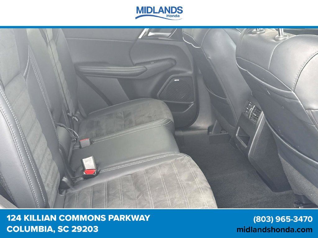 Used 2025 Mitsubishi Outlander SE FWD image 31