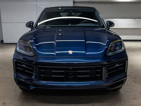Certified 2025 Porsche Cayenne Coupe AWD/4WD image 12