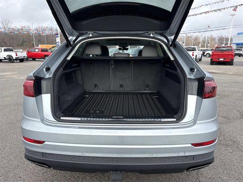 Used 2025 Audi Q8 Premium image 5