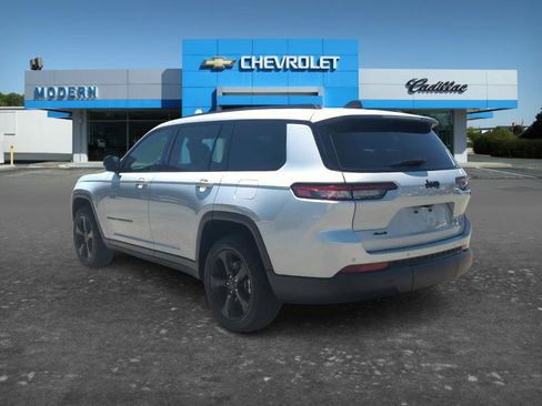 Used 2023 Jeep Grand Cherokee L Altitude AWD/4WD image 3