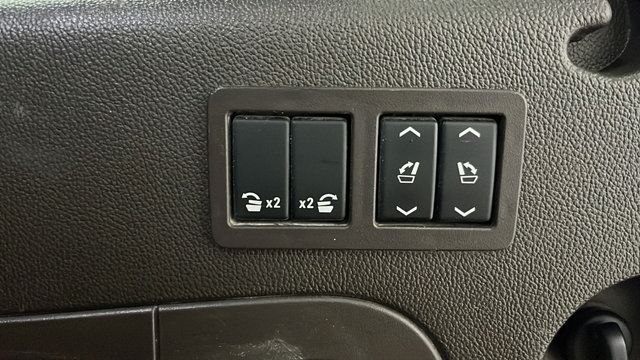 Used 2019 Chevrolet Suburban Premier AWD/4WD image 30