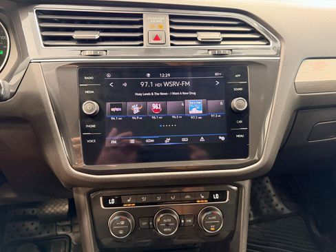 Used 2021 Volkswagen Tiguan S FWD image 38