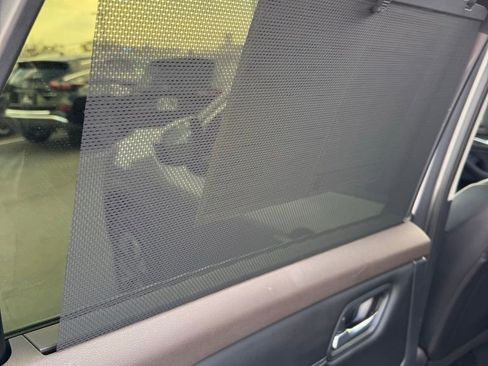 Used 2023 Nissan Rogue SV w/ SV Premium B Package image 17