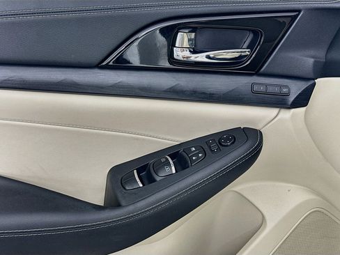 Used 2023 Nissan Maxima Platinum w/ Sport Mat Group FWD image 15