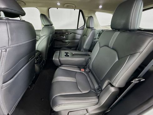 Used 2024 Honda Pilot Touring image 25