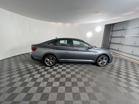 Used 2022 Volkswagen Jetta SE image 10