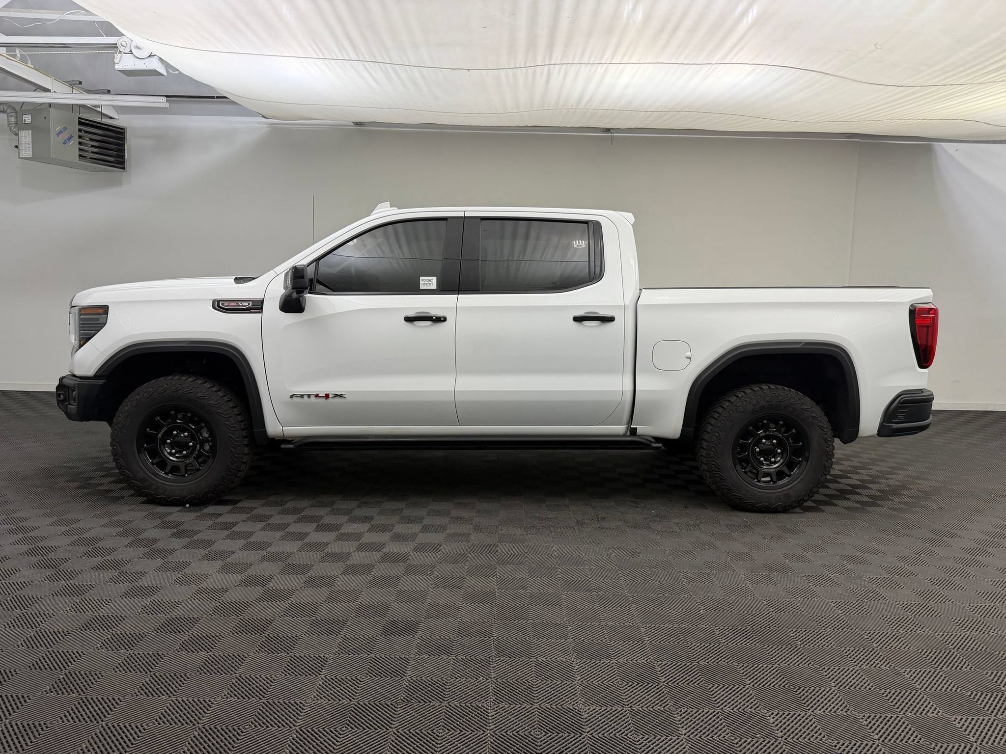 Used 2024 GMC Sierra 1500 AT4X w/ AT4X AEV Edition AWD/4WD image 2