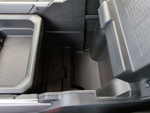 New 2026 RAM 1500 4x4 Crew Cab image 39