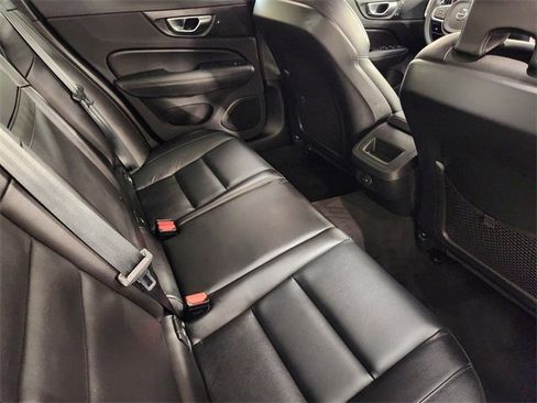 Used 2024 Volvo S60 B5 Core image 32