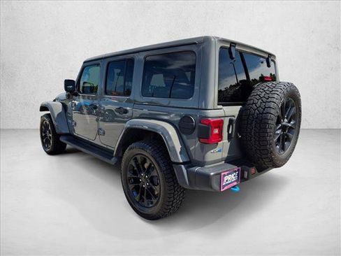 Used 2022 Jeep Wrangler Unlimited Sahara AWD/4WD image 8