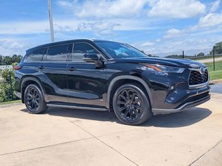 Used 2022 Toyota Highlander XLE AWD/4WD video 2