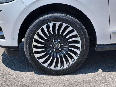 Used 2018 Lincoln Navigator L Black Label AWD/4WD image 14