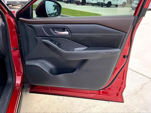 Used 2022 Nissan Rogue SV w/ SV Premium Package FWD image 23