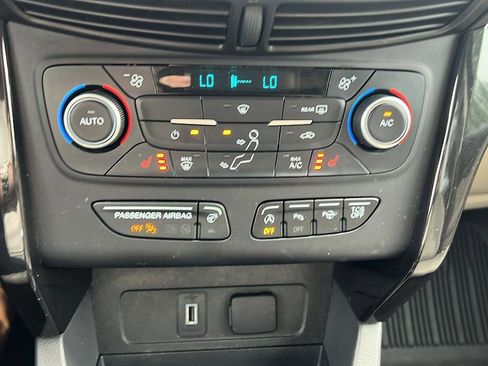 Used 2018 Ford Escape Titanium w/ Ford Safe & Smart Package AWD/4WD image 36