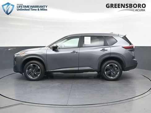 Used 2025 Nissan Rogue SV FWD image 9