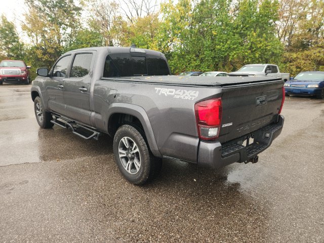 Used 2018 Toyota Tacoma TRD Sport w/ TRD Premium Sport Package AWD/4WD image 14