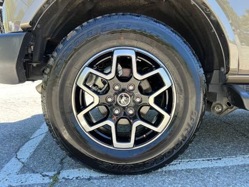 Used 2025 Ford Bronco Outer Banks AWD/4WD image 15