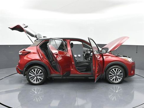 Used 2024 Nissan Kicks SV FWD image 52