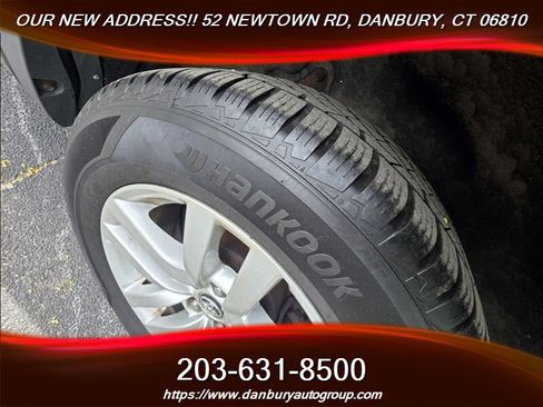 Used 2016 Toyota Highlander LE AWD/4WD image 4