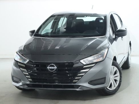 Certified 2025 Nissan Versa S w/ Trunk Package image 3