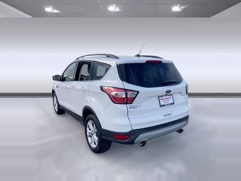 Used 2018 Ford Escape SE image 3