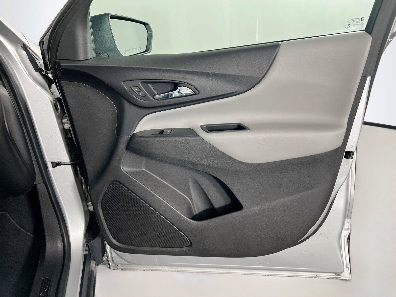 Used 2018 Chevrolet Equinox LS FWD image 29
