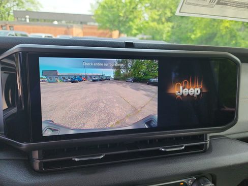 New 2025 Jeep Gladiator Sport image 5