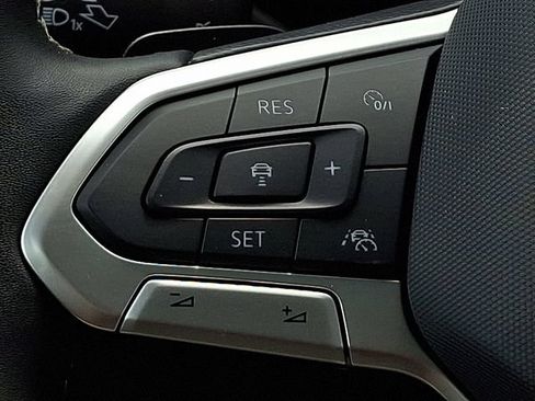 Used 2024 Volkswagen Atlas Cross Sport SE w/ Panoramic Sunroof Package FWD image 23