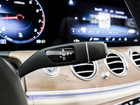 Used 2023 Mercedes-Benz E 350 4MATIC Sedan image 10