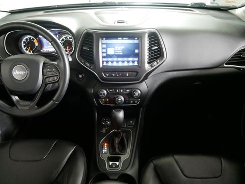 Used 2021 Jeep Cherokee Trailhawk w/ Technology Group AWD/4WD image 10