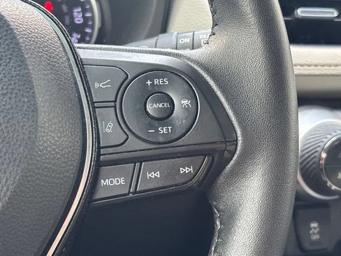 Used 2021 Toyota RAV4 XLE Premium FWD image 19