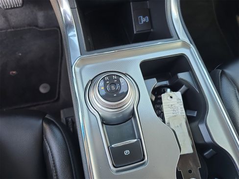 Certified 2024 Ford Edge Titanium image 19