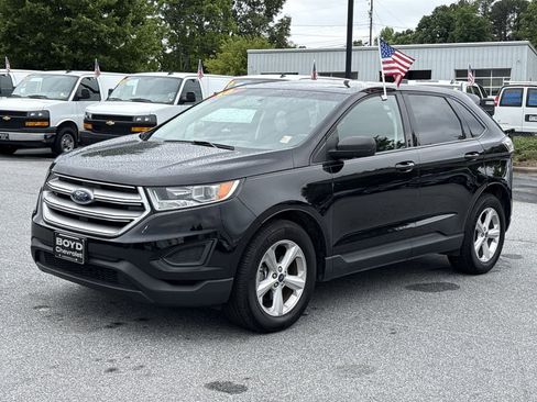 Used 2018 Ford Edge SE FWD image 2