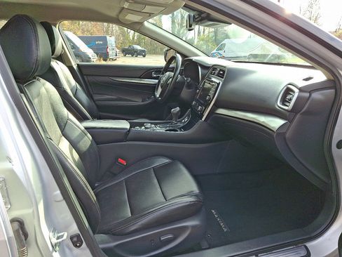 Used 2020 Nissan Maxima 3.5 SV w/ Floor Mat Group image 8
