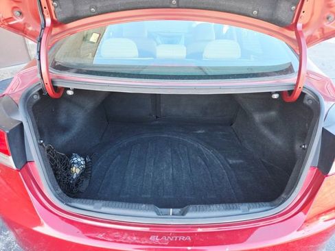 Used 2013 Hyundai Elantra GLS w/ Preferred Pkg image 9