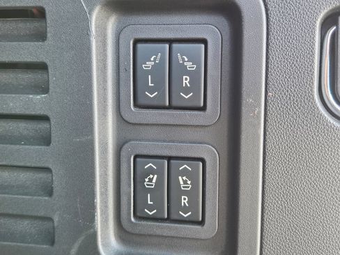 Used 2024 Chevrolet Traverse RS w/ LPO, Floor Liner Package AWD/4WD image 33
