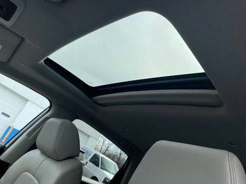 Certified 2023 Honda HR-V EX-L image 16