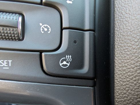 Used 2025 Chevrolet Silverado 1500 LT image 33