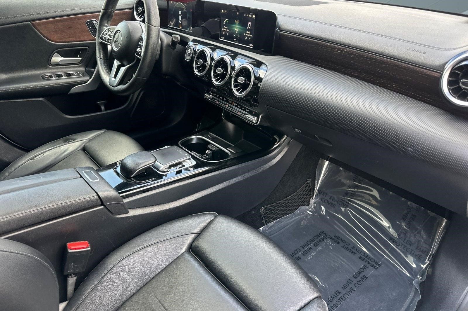 Used 2020 Mercedes-Benz CLA 250 image 32