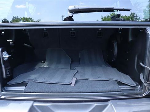 Used 2022 Jeep Wrangler Unlimited Sahara w/ Cold Weather Group image 27