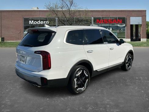 Used 2023 Kia Telluride S w/ S Sunroof Package image 4