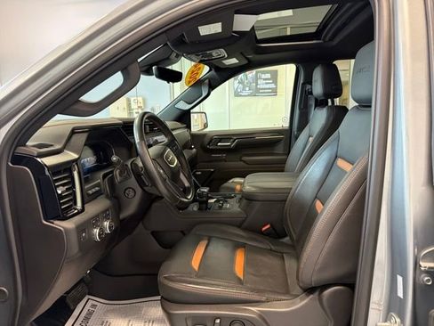 Used 2024 GMC Sierra 1500 AT4 w/ Technology Package AWD/4WD image 16
