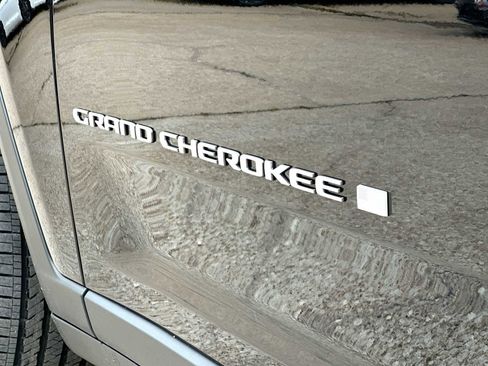 New 2026 Jeep Grand Cherokee Limited image 15