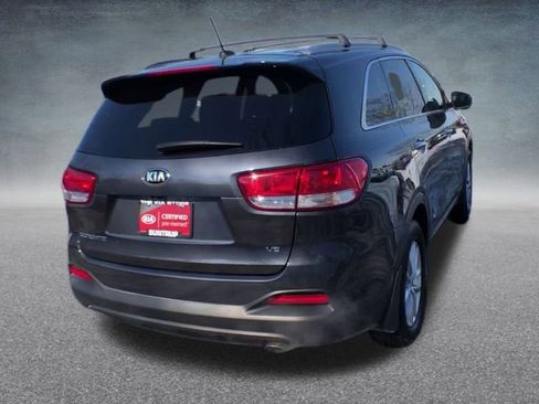 Used 2018 Kia Sorento LX image 22