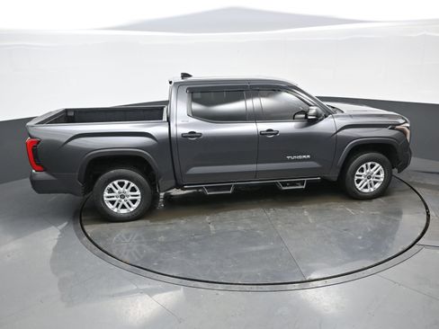 Used 2022 Toyota Tundra SR5 w/ SR5 Convenience Package image 36