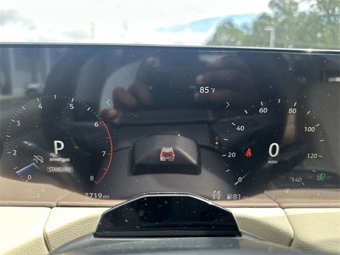 New 2025 Nissan Armada Platinum Reserve image 14