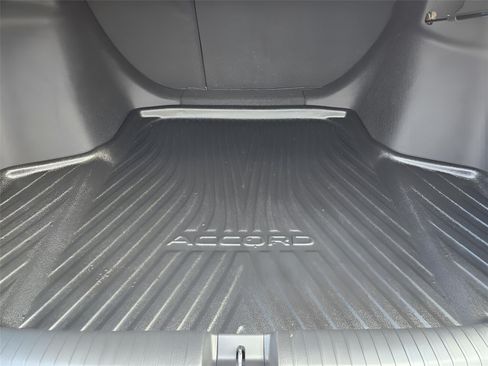 Used 2025 Honda Accord SE image 31