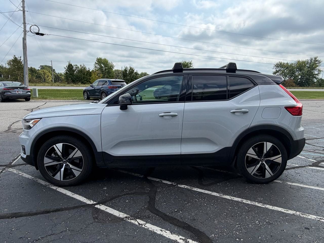 Used 2021 Volvo XC40 P8 Recharge AWD/4WD image 2
