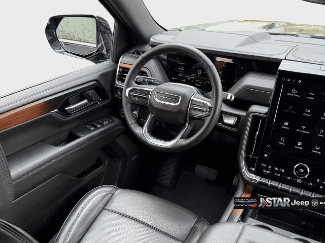 Used 2025 GMC Yukon XL Denali AWD/4WD image 14